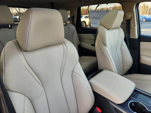 Platinum White Pearl 2026 Acura MDX w/Technology Package