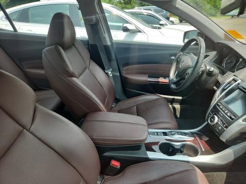 2017 Acura TLX V6 w/Technology Package