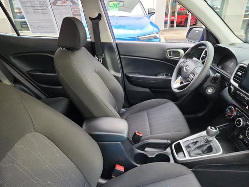 2024 Hyundai VENUE SE