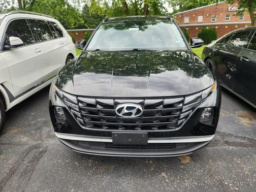Black Pearl 2024 Hyundai TUCSON SEL