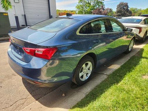 Lakeshore Blue Metallic 2024 Chevrolet Malibu 1LS