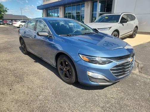 Lakeshore Blue Metallic 2024 Chevrolet Malibu 1LS