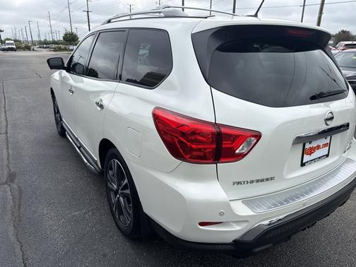 2018 Nissan Pathfinder Platinum