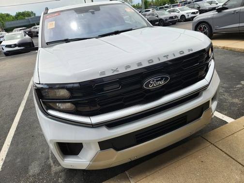 Oxford White 2025 Ford Expedition Max Platinum
