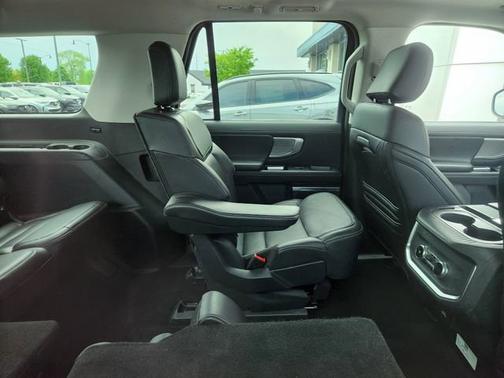 Oxford White 2025 Ford Expedition Max Platinum