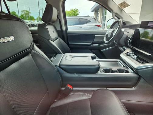 Oxford White 2025 Ford Expedition Max Platinum