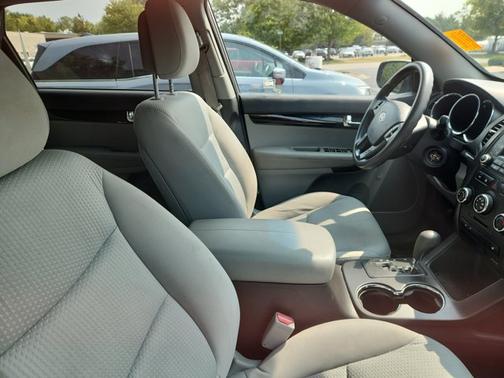 2012 Kia Sorento LX