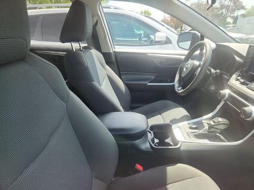 Silver Sky Metallic 2021 Toyota RAV4 Hybrid LE