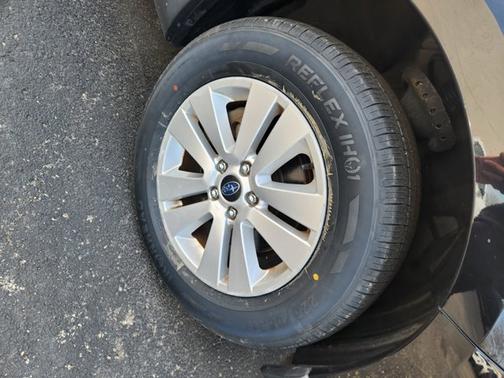 Crystal Black Pearl 2018 Subaru Outback 2.5i Premium