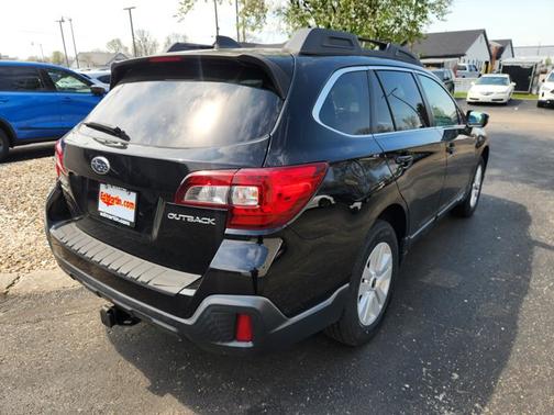 Crystal Black Pearl 2018 Subaru Outback 2.5i Premium