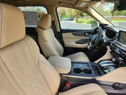 2025 Acura MDX w/Advance Package