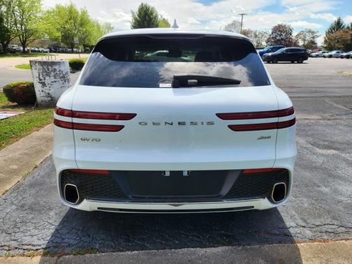 2025 Genesis GV70 2.5T