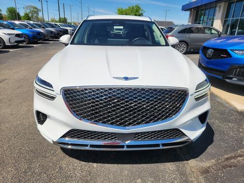 Uyuni White 2025 Genesis GV70 2.5T