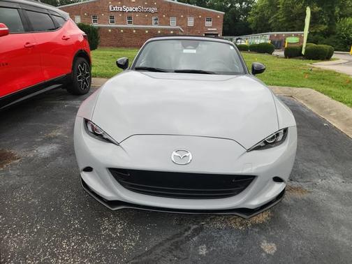 Aero Gray 2024 Mazda MX-5 Miata Club