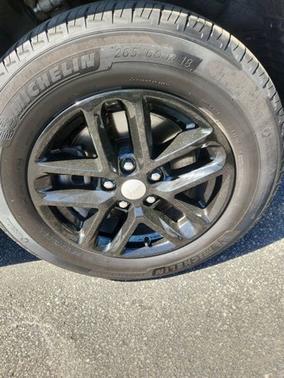 Baltic Gray Metallic Clearcoat 2023 Jeep Grand Cherokee L Laredo