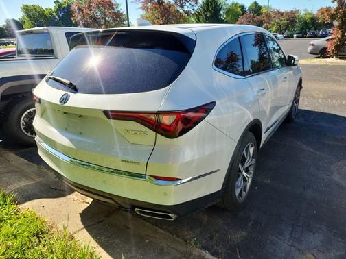 White 2023 Acura MDX w/Technology Package