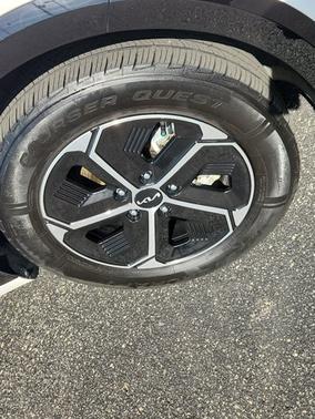 2023 Kia Niro SX