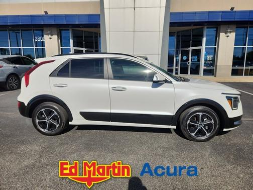2023 Kia Niro SX