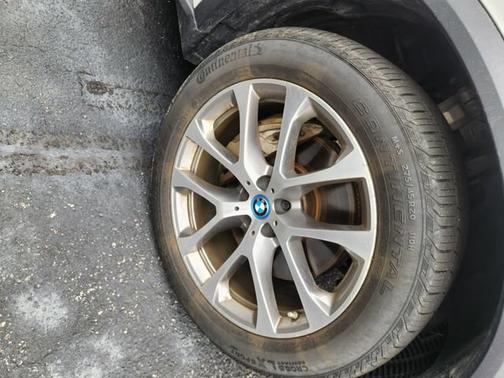 Alpine White 2025 BMW X5 xDrive50e