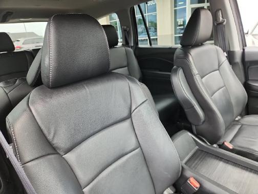 Crystal Black Pearl 2022 Honda Pilot Special Edition