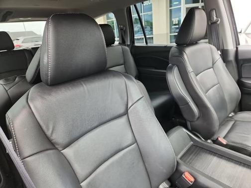 Crystal Black Pearl 2022 Honda Pilot Special Edition