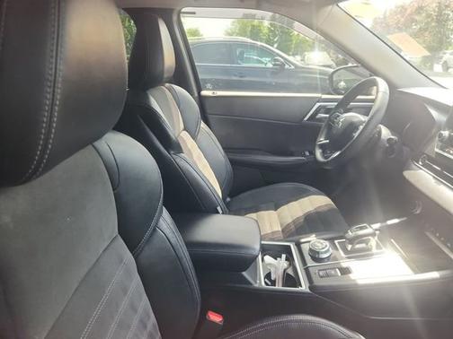 Black 2023 Mitsubishi Outlander SE Black Edition
