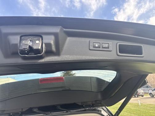 Crystal Black Pearl 2022 Subaru Forester Premium