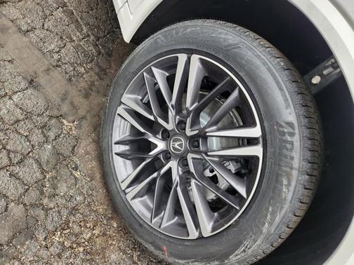 Platinum White Pearl 2026 Acura MDX w/Advance Package