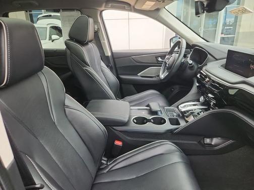 Gray 2024 Acura MDX w/Advance Package