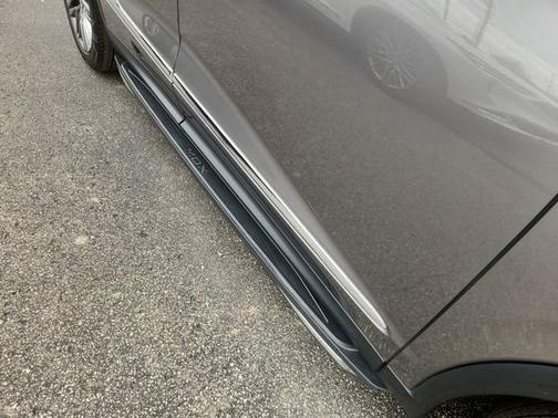 Gray 2024 Acura MDX w/Advance Package
