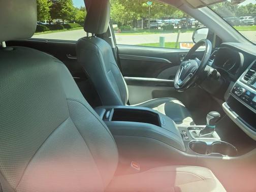 Blizzard Pearl 2018 Toyota Highlander Limited