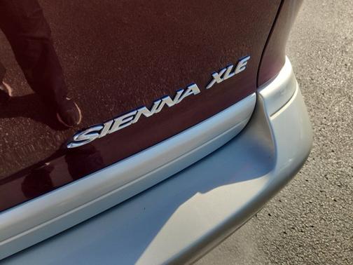 1999 Toyota Sienna XLE
