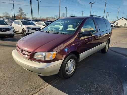1999 Toyota Sienna XLE