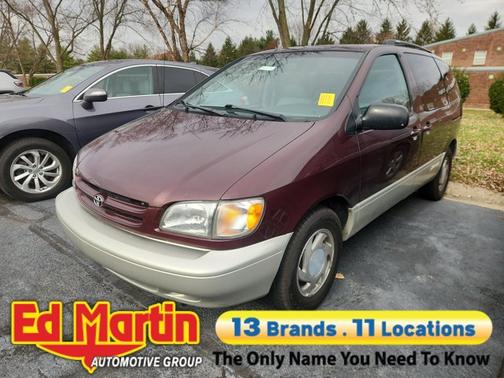 1999 Toyota Sienna XLE