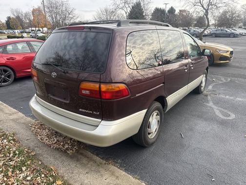 1999 Toyota Sienna XLE