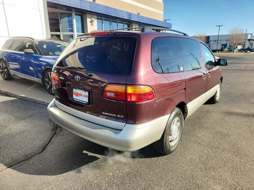 1999 Toyota Sienna XLE