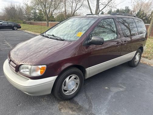 1999 Toyota Sienna XLE