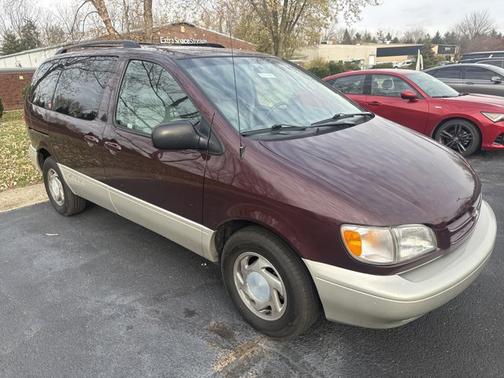 1999 Toyota Sienna XLE