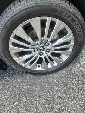 Celestial Black 2024 Toyota Venza XLE