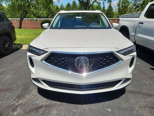 White 2023 Acura MDX w/Advance Package