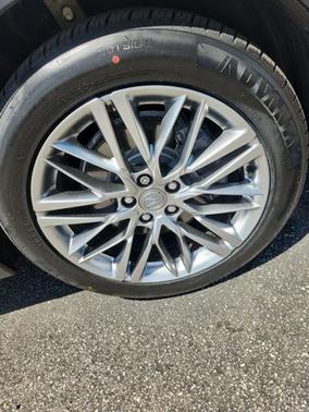 White 2023 Acura MDX w/Advance Package