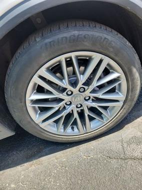 White 2023 Acura MDX w/Advance Package