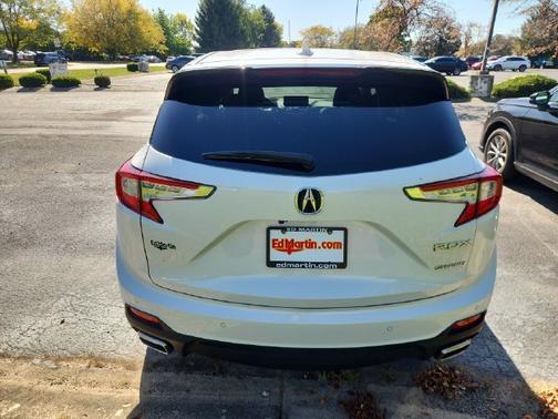 White 2025 Acura RDX w/Technology Package