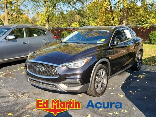 2017 INFINITI QX30 Luxury