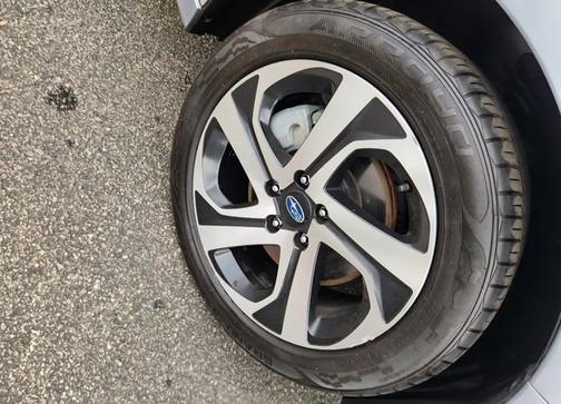 Ice Silver Metallic 2021 Subaru Legacy Limited XT