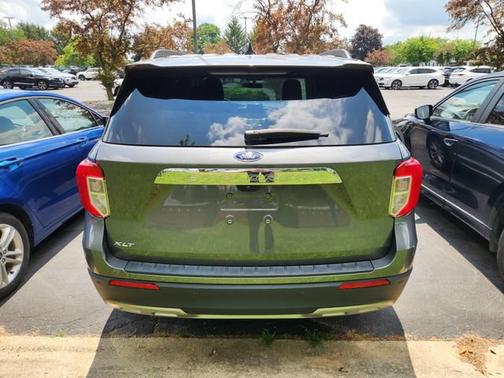 Gray Metallic 2023 Ford Explorer XLT