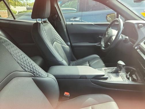 2019 Lexus UX 250h Base
