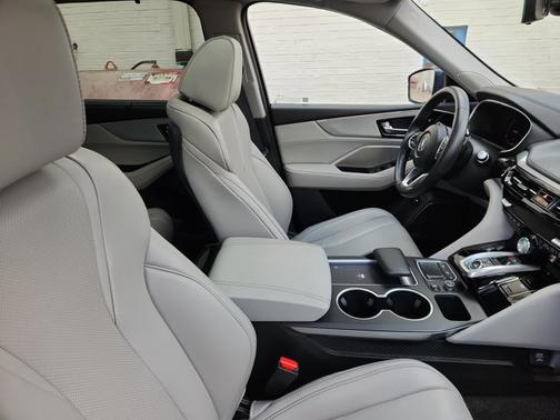 2023 Acura MDX w/Technology Package