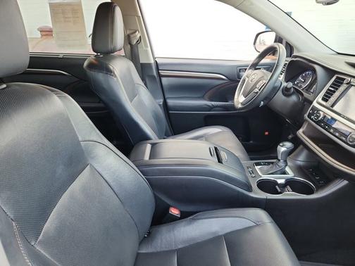 2015 Toyota Highlander Limited Platinum V6