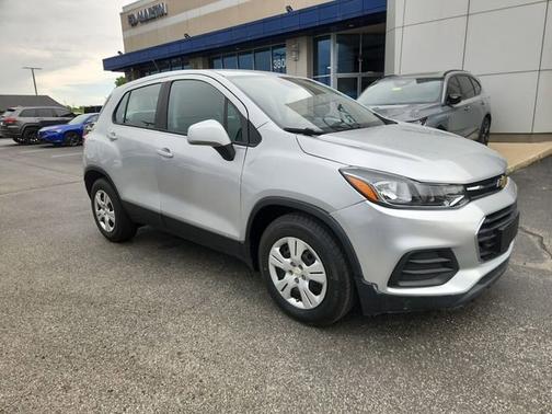 Silver Ice Metallic 2018 Chevrolet Trax LS